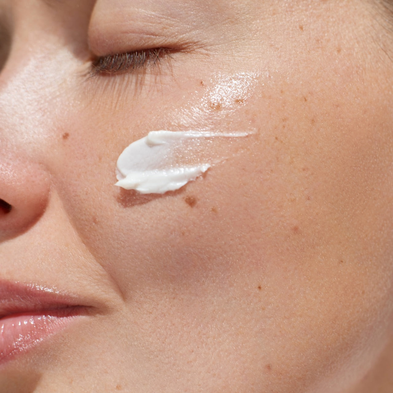 A Guide to Choosing the Right Moisturizer for Your Skin Type
